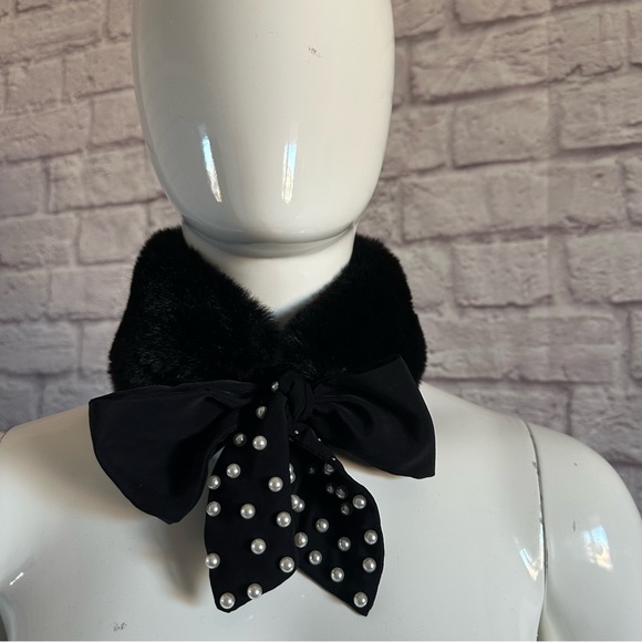 Zara black faux fur collar scarf - Picture 2 of 9